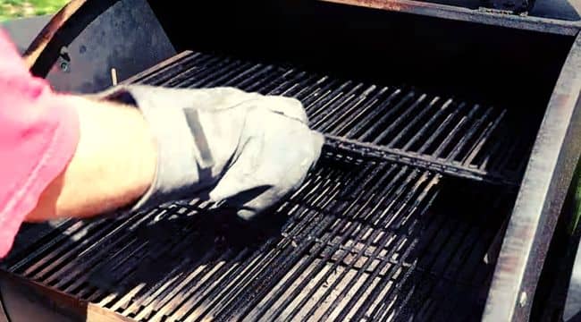 Grill grates cleaning
